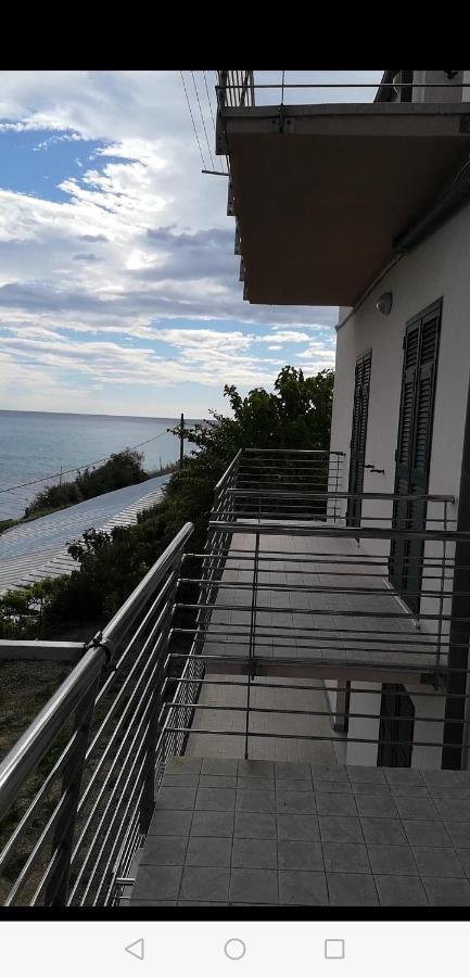 Da Rino Apartment Cipressa Exterior photo
